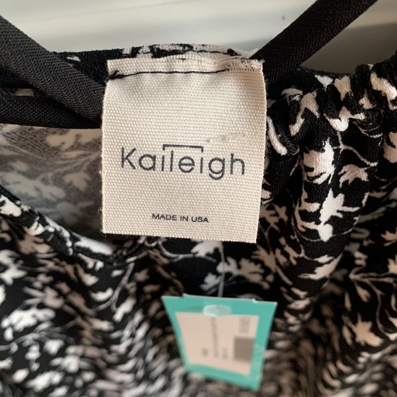 NWT- spaghetti strap top - Picture 4 of 6